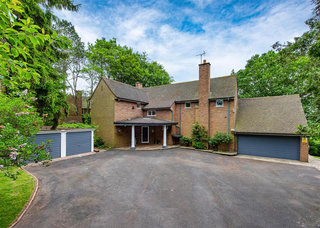 Farthings Hill, Pattingham Road, Perton Ridge 4 bed detached house for