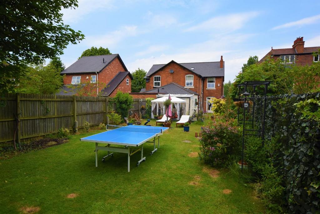 Highbridge Road, Sutton Coldfield 4 bed semidetached house £545,000