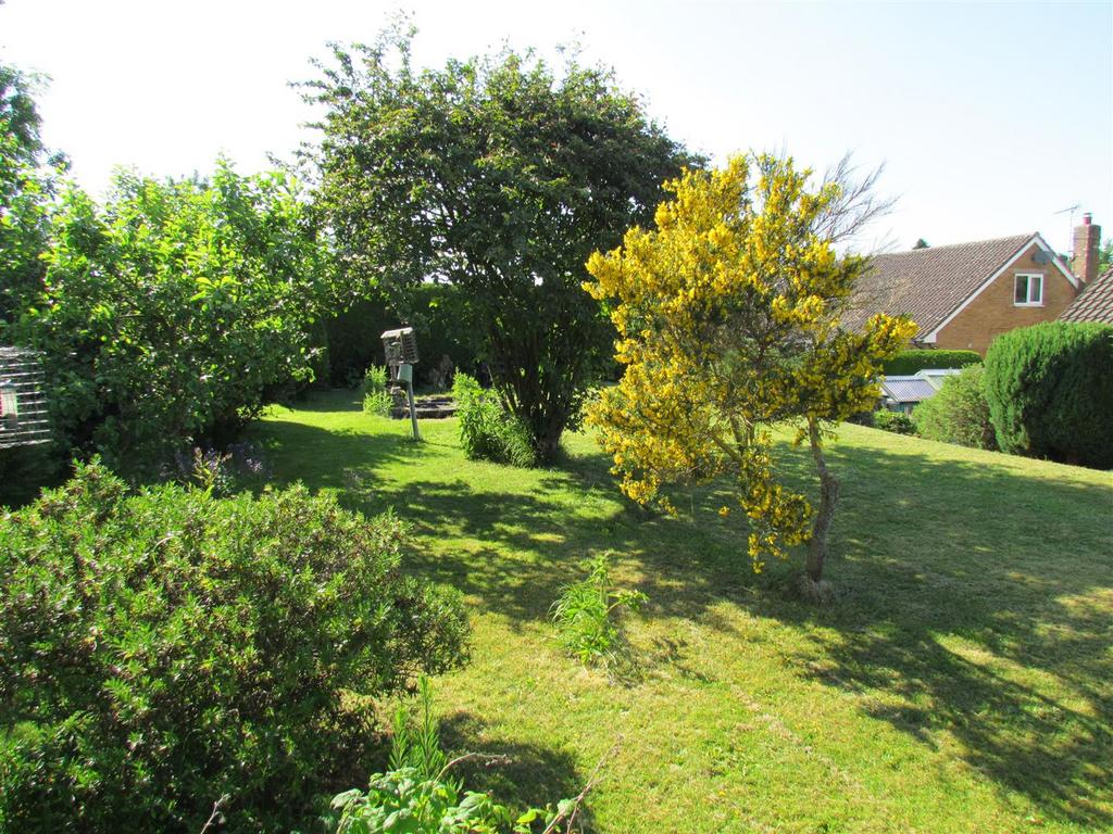 New Road, Kirkbymoorside, York 2 bed detached bungalow for sale £300,000