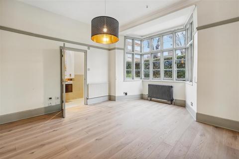 2 bedroom flat for sale, The Avenue, Bedford Park, W4