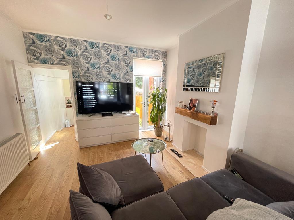 Swindon Road, Edgbaston, Birmingham, B17 8JJ 2 bed terraced house for