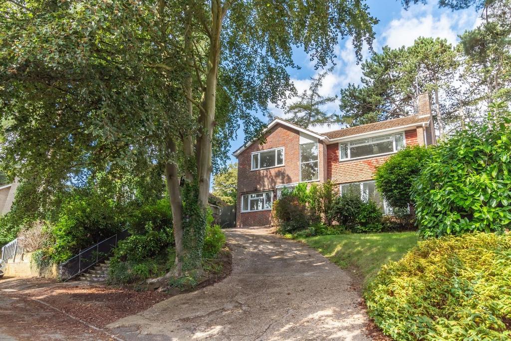 The Martins Drive, Leighton Buzzard 4 bed detached house for sale £
