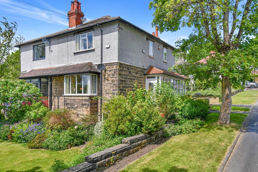 Rufford Bank, Yeadon, Leeds 3 bed semidetached house for sale £349,950