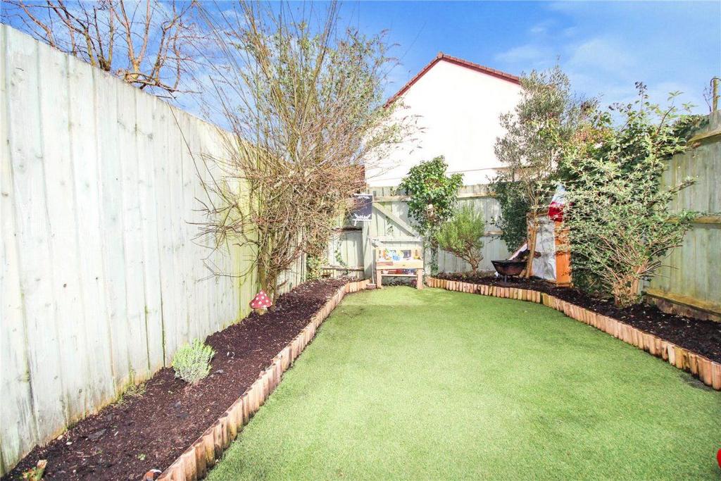 Buckland Close, Bideford, Devon 2 bed house £625 pcm (£144 pw)