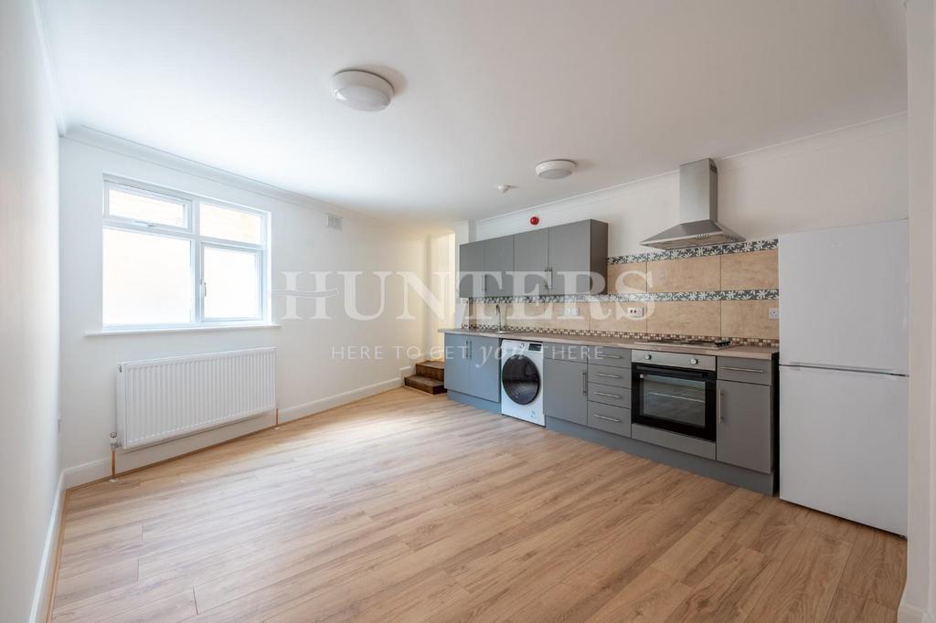 Burnley Road, London, NW10 2 bed flat £1,700 pcm (£392 pw)