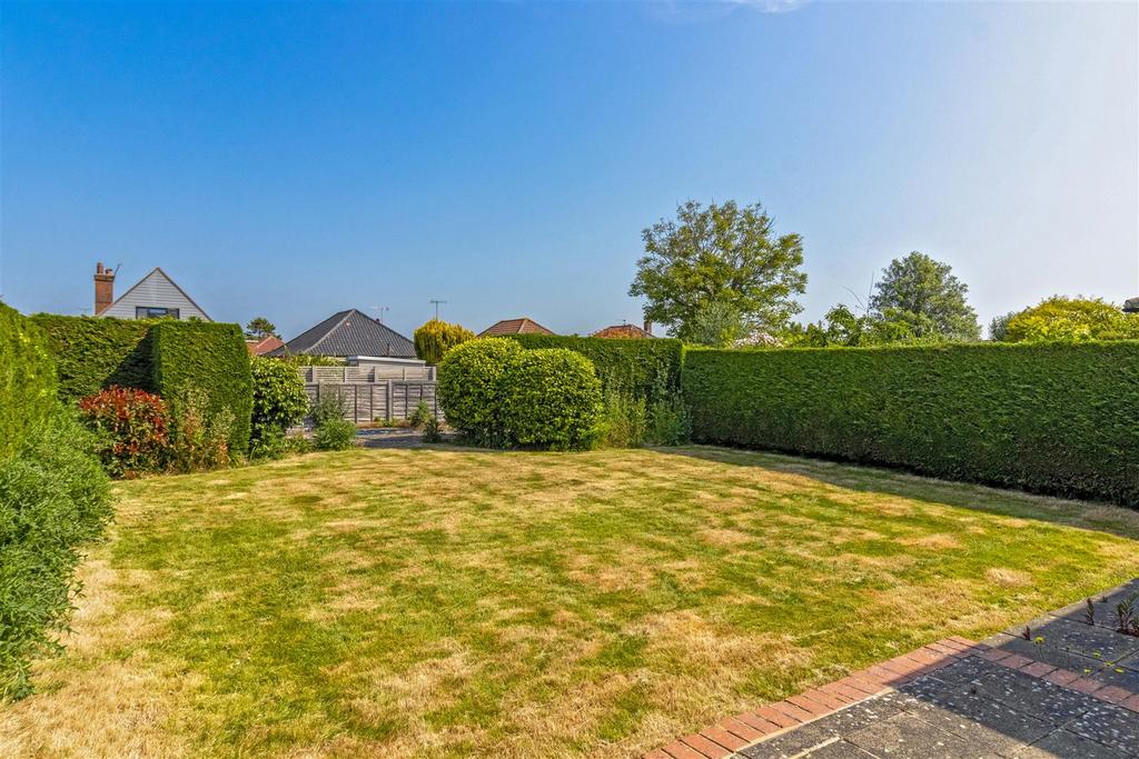 Bury Drive, GoringBySea, Worthing 3 bed detached bungalow for sale