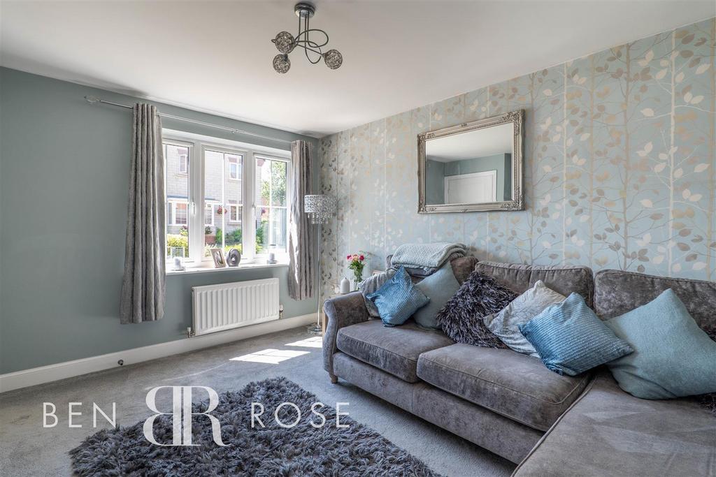 Oak Leaf Drive, Bamber Bridge, Preston 3 bed semidetached house for