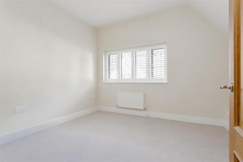 3 Dacre Close, Chipstead, Coulsdon, CR5 3FF