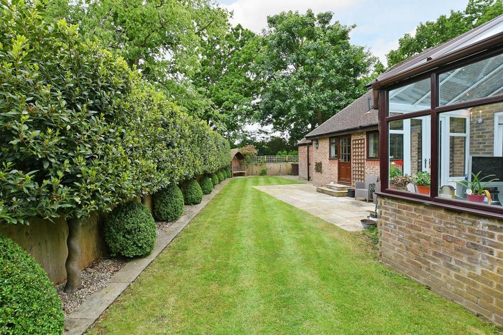 Cavendish Avenue, Dore, Sheffield 4 bed detached bungalow for sale £