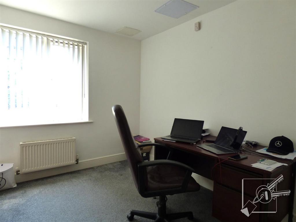 Bedroom/Study