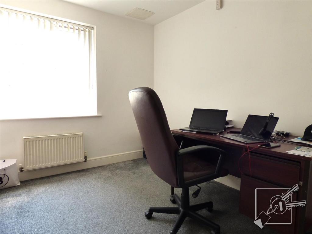 Bedroom/Study