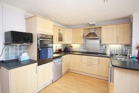 3 bedroom terraced house for sale, Salisbury Road, Stevenage