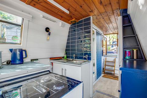 1 bedroom houseboat for sale, Maida Avenue, Little Venice