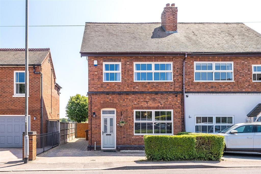 Main Street, Stonnall 3 bed semidetached house £425,000