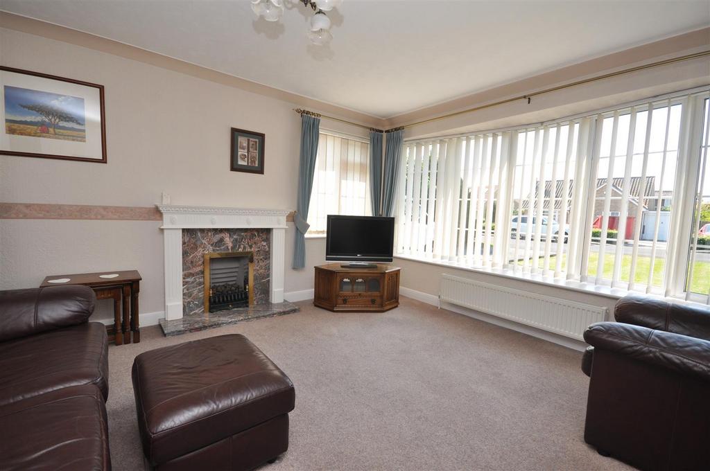 Meadlands, Heworth, York, YO31 0NS 2 bed detached bungalow £450,000