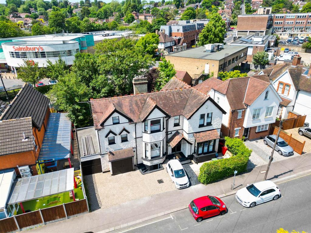 Station Road, Loughton 4 bed house for sale £1,350,000