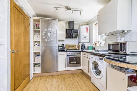 2 bedroom apartment for sale, Kings Park Drive, Bournemouth
