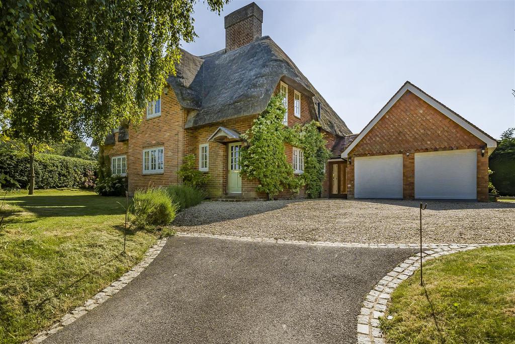 Cuckoo Corner, Urchfont 4 bed detached house for sale £825,000