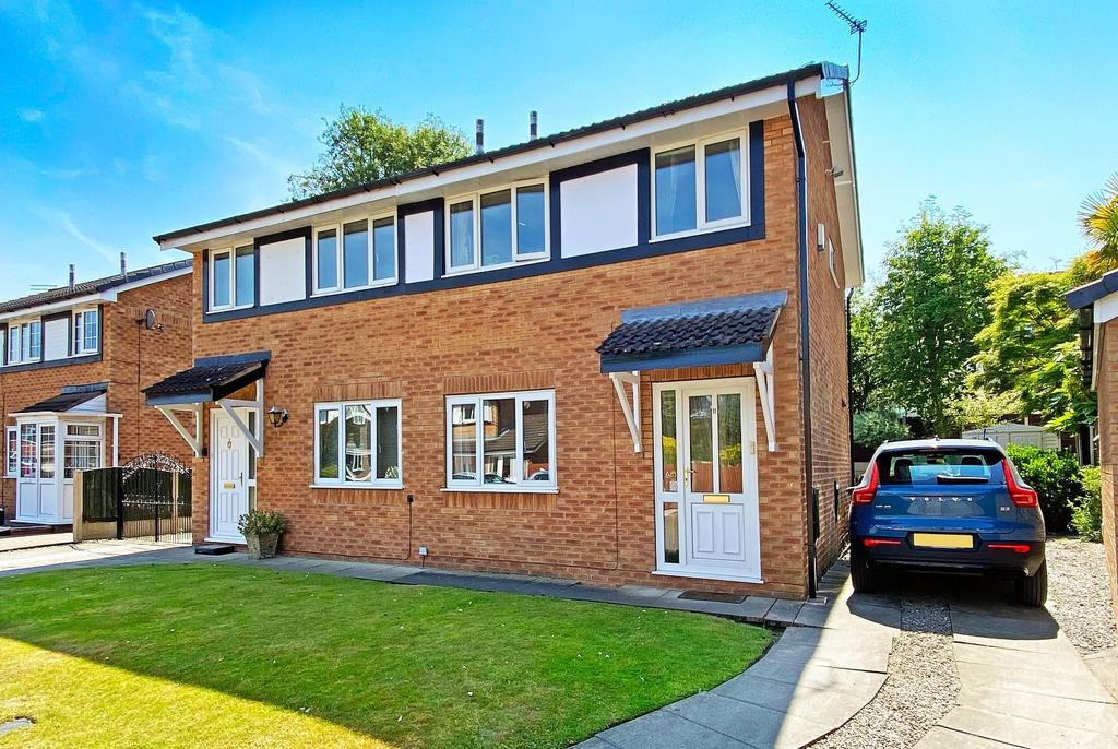 Tweed Close, Altrincham 3 bed semidetached house for sale £390,000