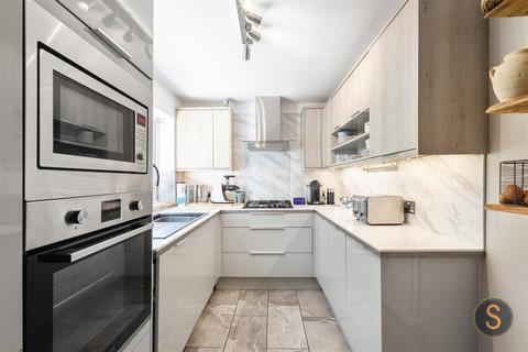 352 Croxley View, Watford, WD18 6PR
