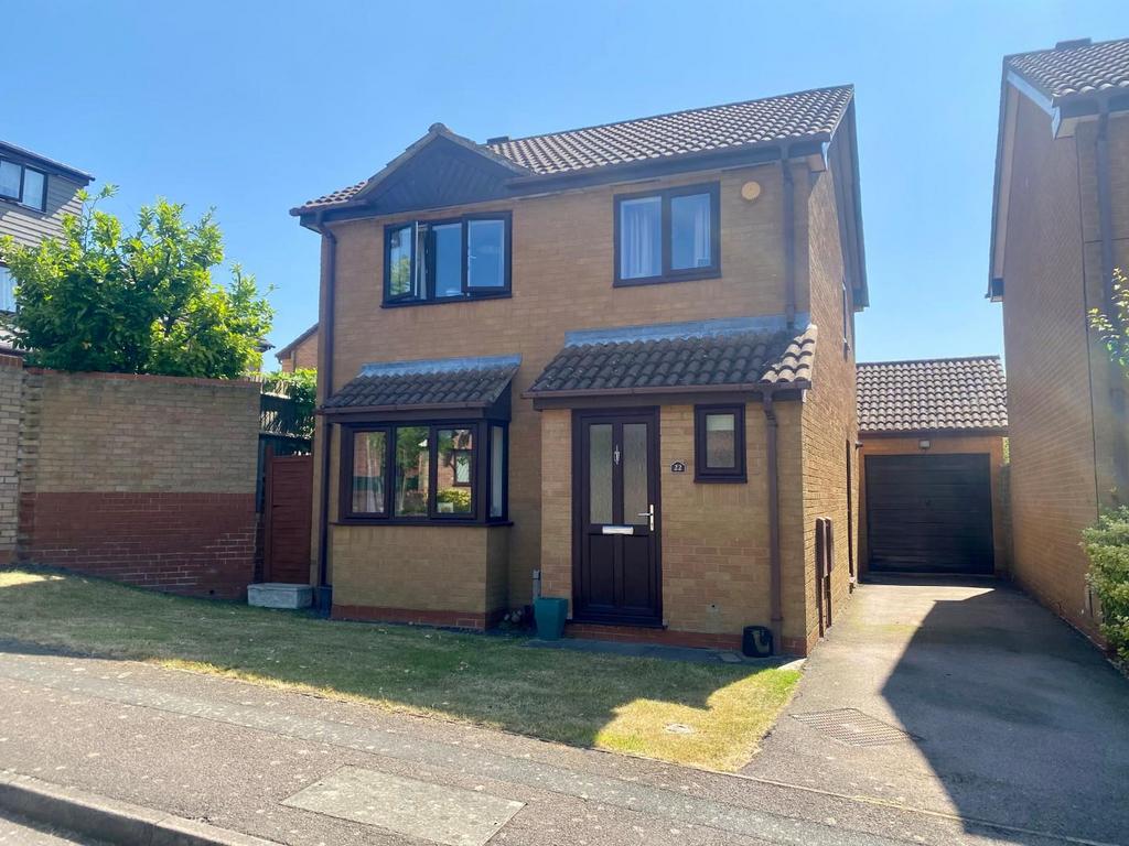 Hedge End, East Hunsbury, Northampton NN4 3 bed detached house for sale