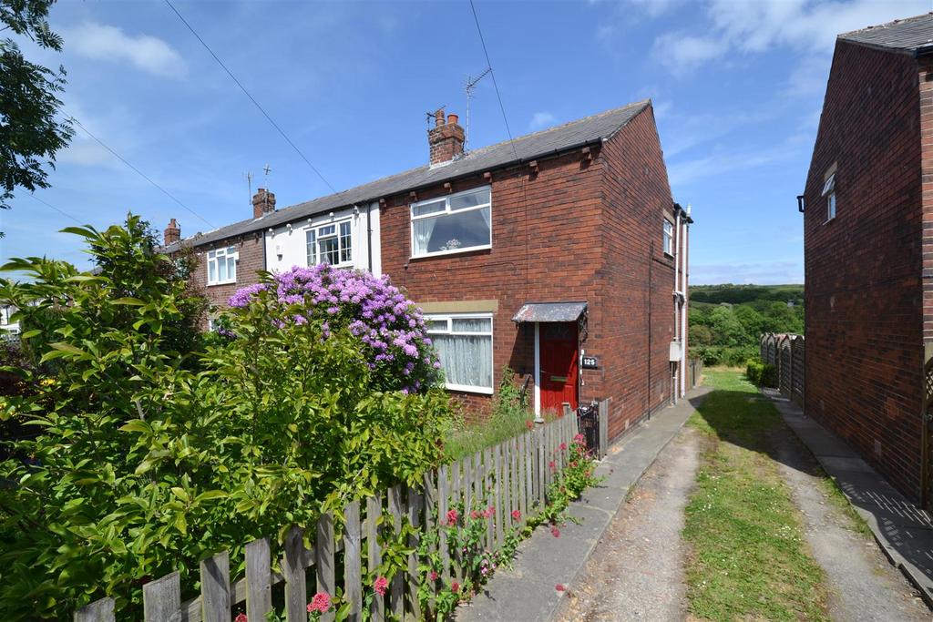 Birkenshaw Lane, Birkenshaw, Bradford 3 bed end of terrace house for
