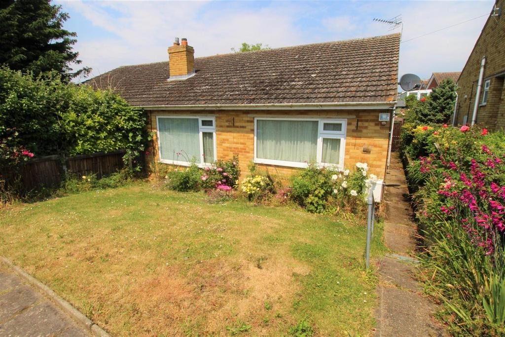 Church Road, Eastchurch, Sheerness 3 bed semidetached bungalow for
