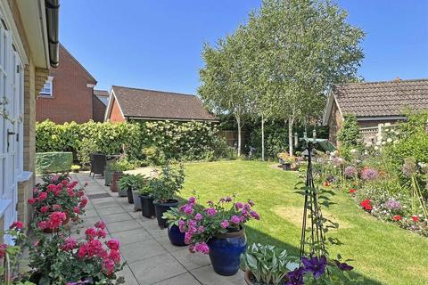 10 Harnham Drive, Great Notley, Braintree, CM77 7YX