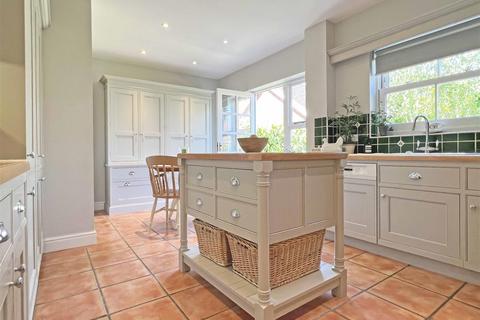 10 Harnham Drive, Great Notley, Braintree, CM77 7YX