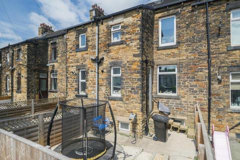221 Bradford Road, Stanningley, Pudsey, LS28 6QB