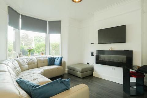 221 Bradford Road, Stanningley, Pudsey, LS28 6QB