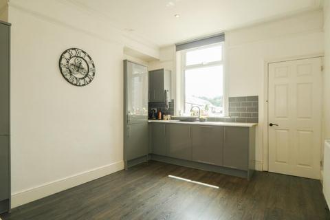 221 Bradford Road, Stanningley, Pudsey, LS28 6QB