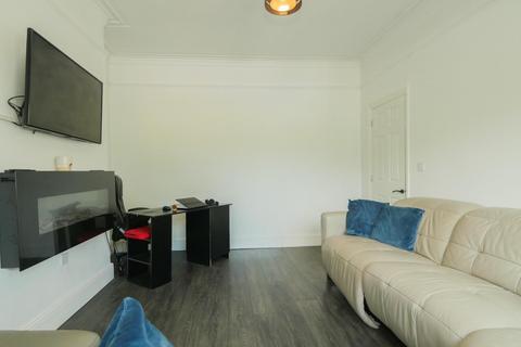 221 Bradford Road, Stanningley, Pudsey, LS28 6QB