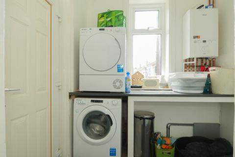 221 Bradford Road, Stanningley, Pudsey, LS28 6QB