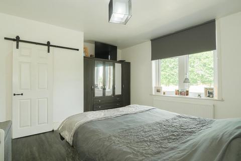 221 Bradford Road, Stanningley, Pudsey, LS28 6QB