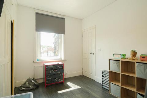 221 Bradford Road, Stanningley, Pudsey, LS28 6QB
