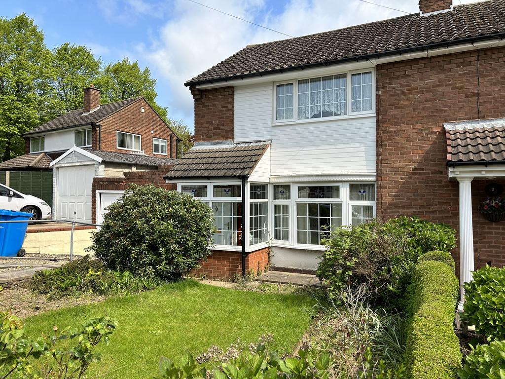 St. Johns Road, Essington WV11 2 bed semidetached house for sale £
