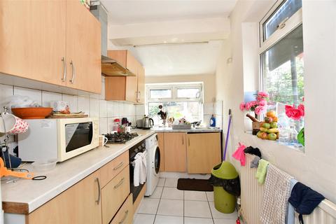 84 Wellesley Road, Ilford, IG1 4JZ