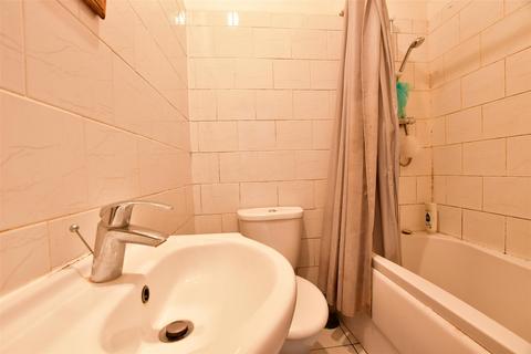 84 Wellesley Road, Ilford, IG1 4JZ