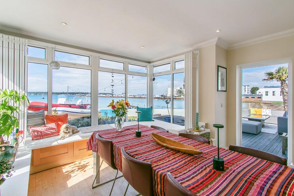 Gardens Road, Lilliput, Poole, Dorset, BH14 5 bed detached house for