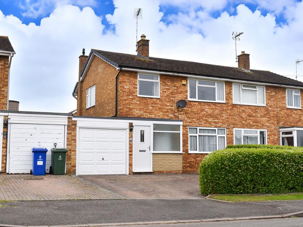 Greenview Drive, Towcester, NN12 3 bed semidetached house for sale £