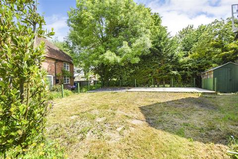 3 bedroom end of terrace house for sale, North Warnborough, Hampshire RG29