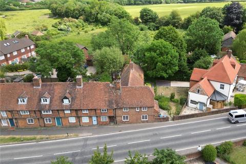 3 bedroom end of terrace house for sale, Castle Bridge Cottages, Hampshire RG29