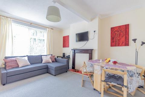 2 bedroom flat to rent, 2273L – Prestonfield Road, Edinburgh, EH16 5EL