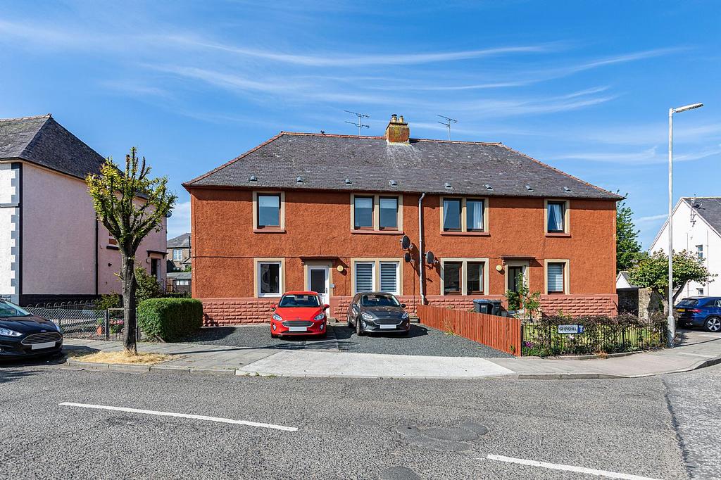 7 Grovehill, Kelso TD5 7AR 2 bed flat £110,000