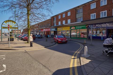Shop to rent - Broadway and High Street, Scunthorpe DN16