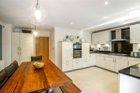3 Thistledown Close, Winchester, SO22 5HZ