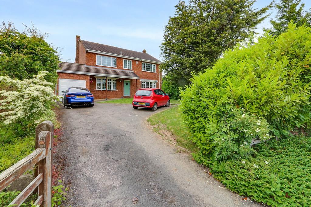 Northwood Green, WestburyonSevern, Gloucestershire. GL14 1NB 4 bed