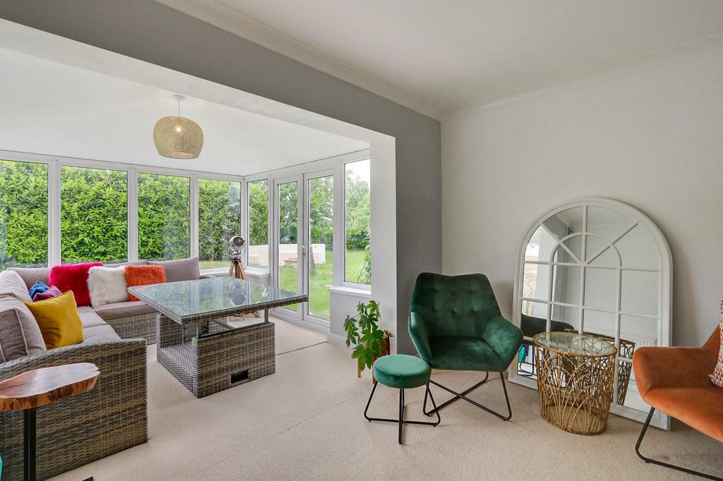 Northwood Green, WestburyonSevern, Gloucestershire. GL14 1NB 4 bed