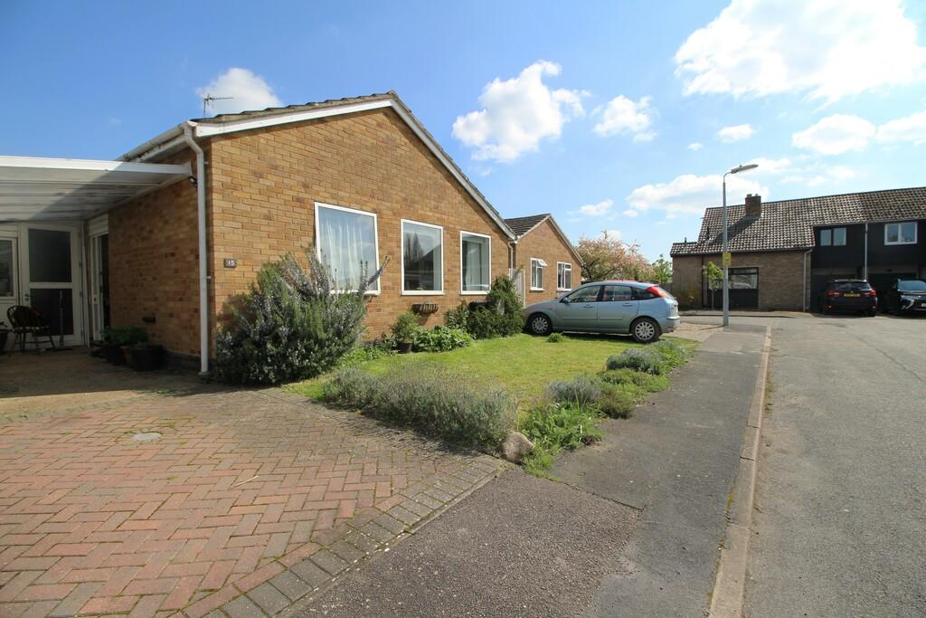 Tunbridge Close, Burwell, Cambridge, Cambridgeshire 3 bed bungalow for